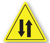 0067-UEN_TRIANGLE_ARROWS_100